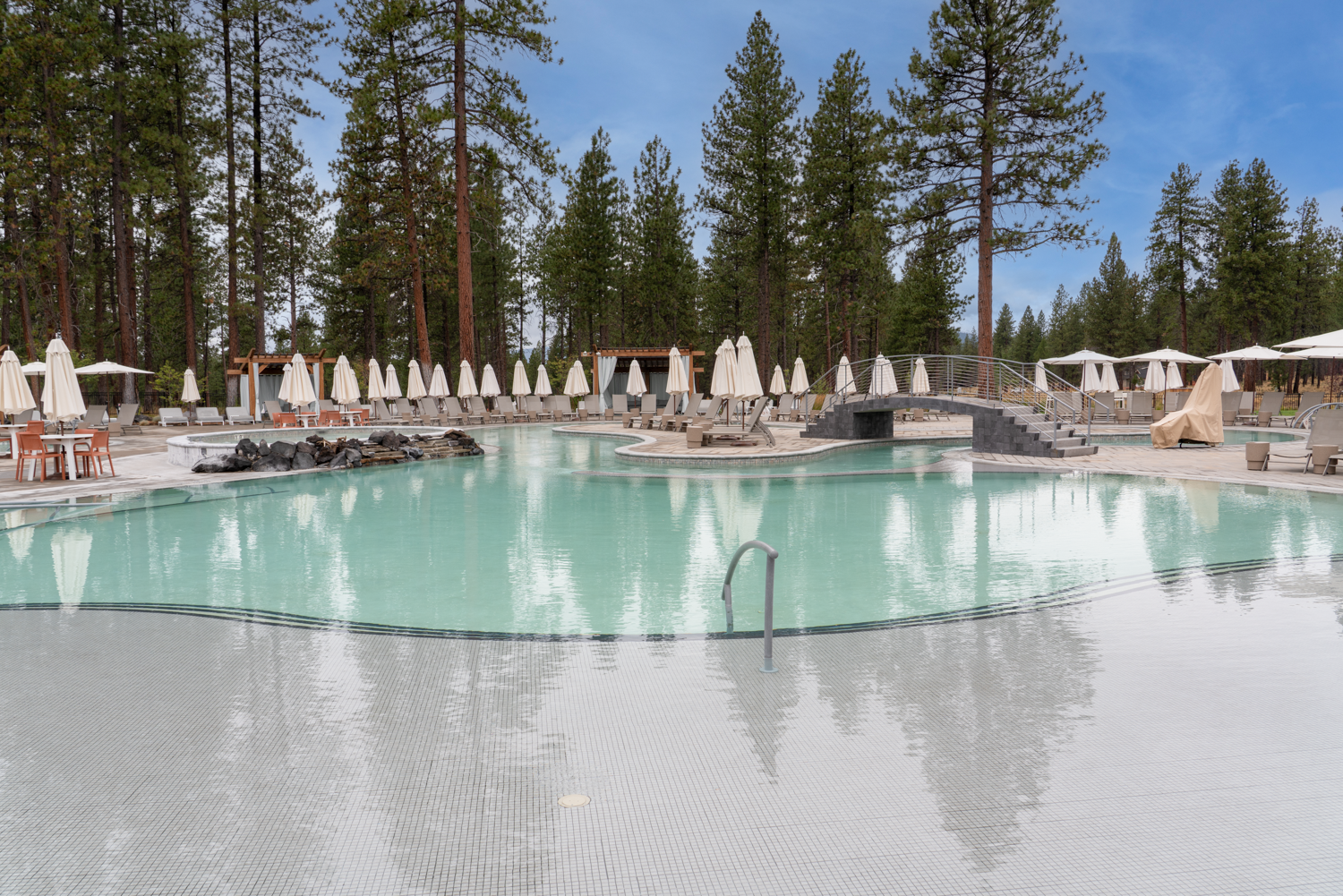 orest-house-pool-caldera-springs-oregon.jpg